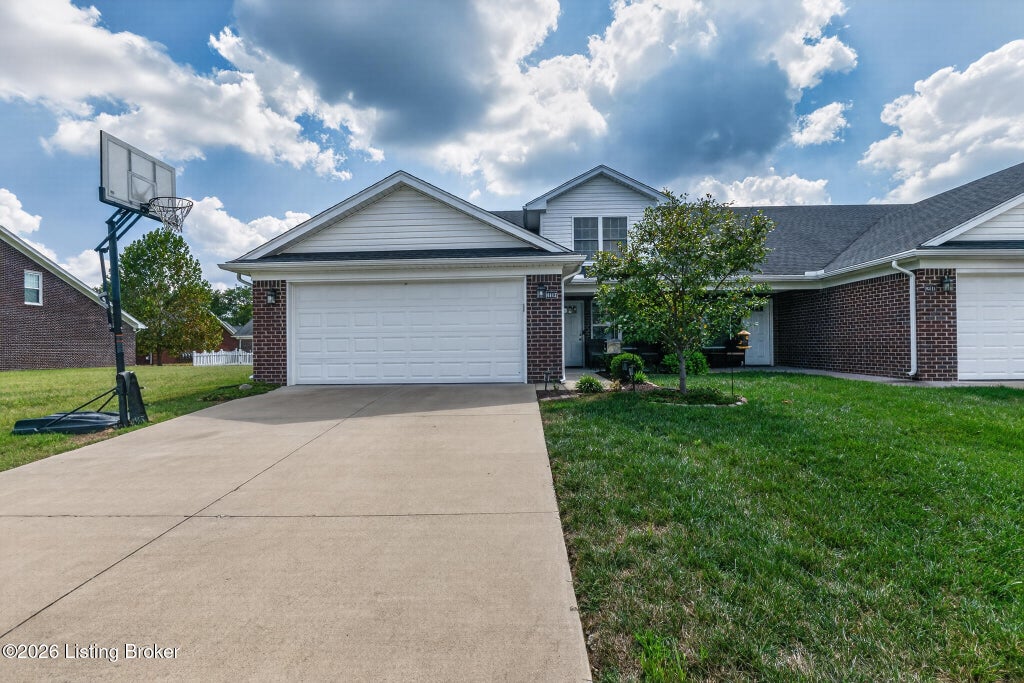 Photo of 11412 River Falls Dr, Louisville, KY 40272 (MLS # 1729441)
