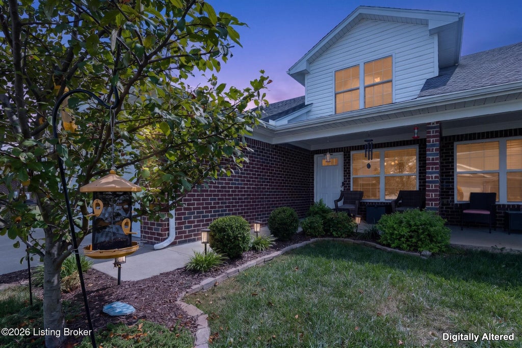 Photo of 11412 River Falls Dr, Louisville, KY 40272 (MLS # 1729441)