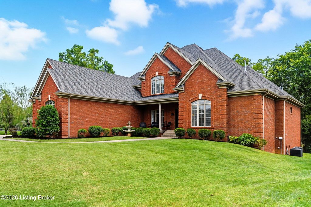 Photo of 13304 Ashford Cir, Goshen, KY 40026 (MLS # 1712214)