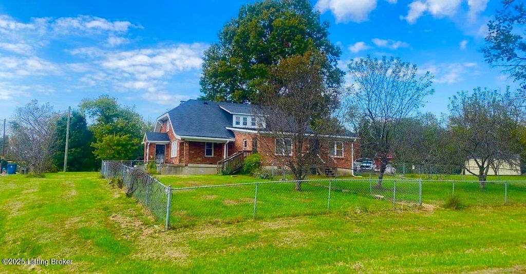 Photo of 250 E Joe B Hall Ave, Shepherdsville, KY 40165 (MLS # 1701585)