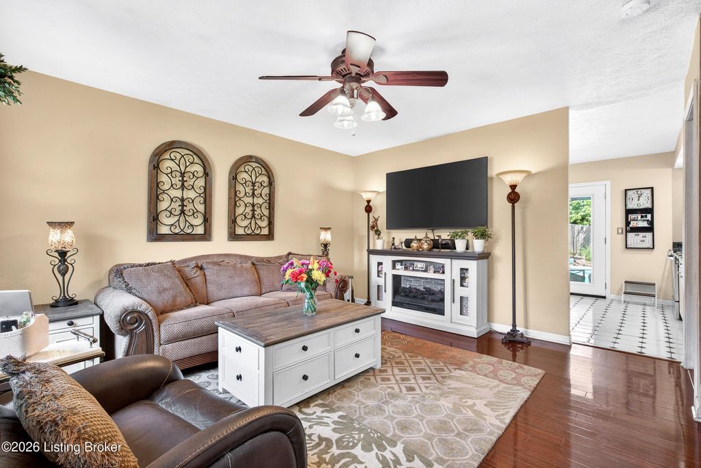 Photo of 8700 William Penn Way, Louisville, KY 40228 (MLS # 1717274)
