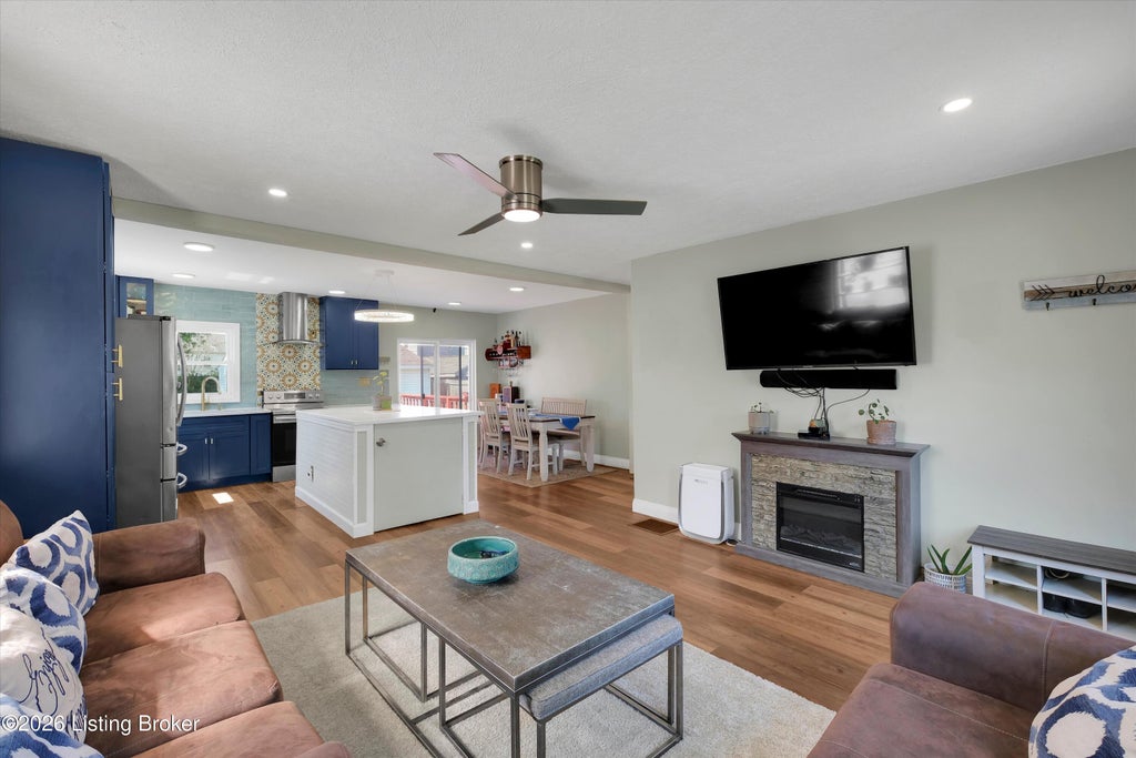 Photo of 508 Kingston Ave, Louisville, KY 40214 (MLS # 1729431)