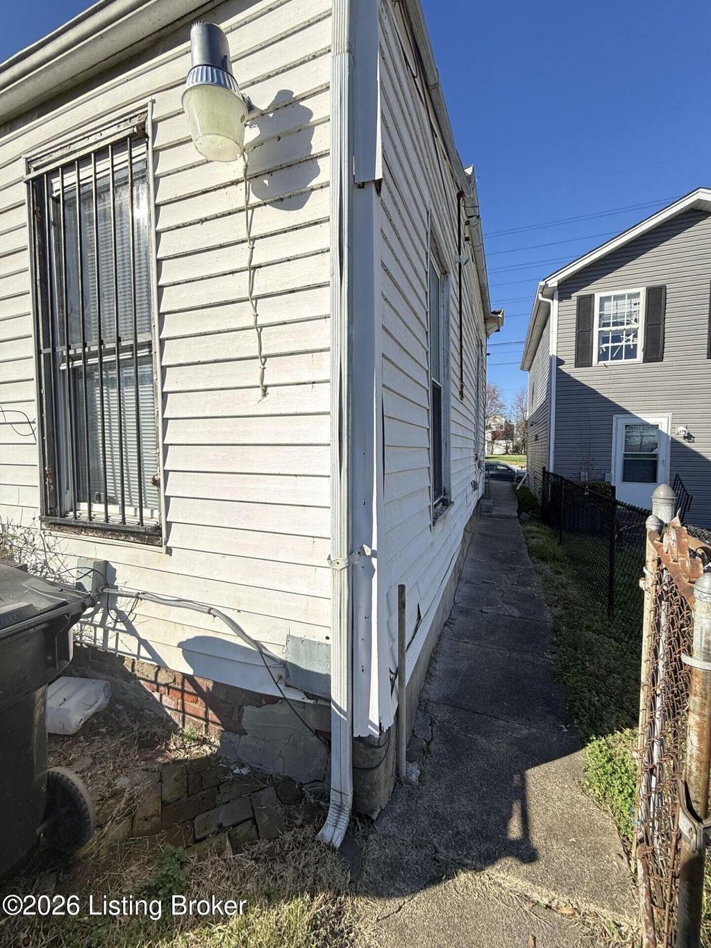 Photo of 2102 Magazine St, Louisville, KY 40211 (MLS # 1710971)