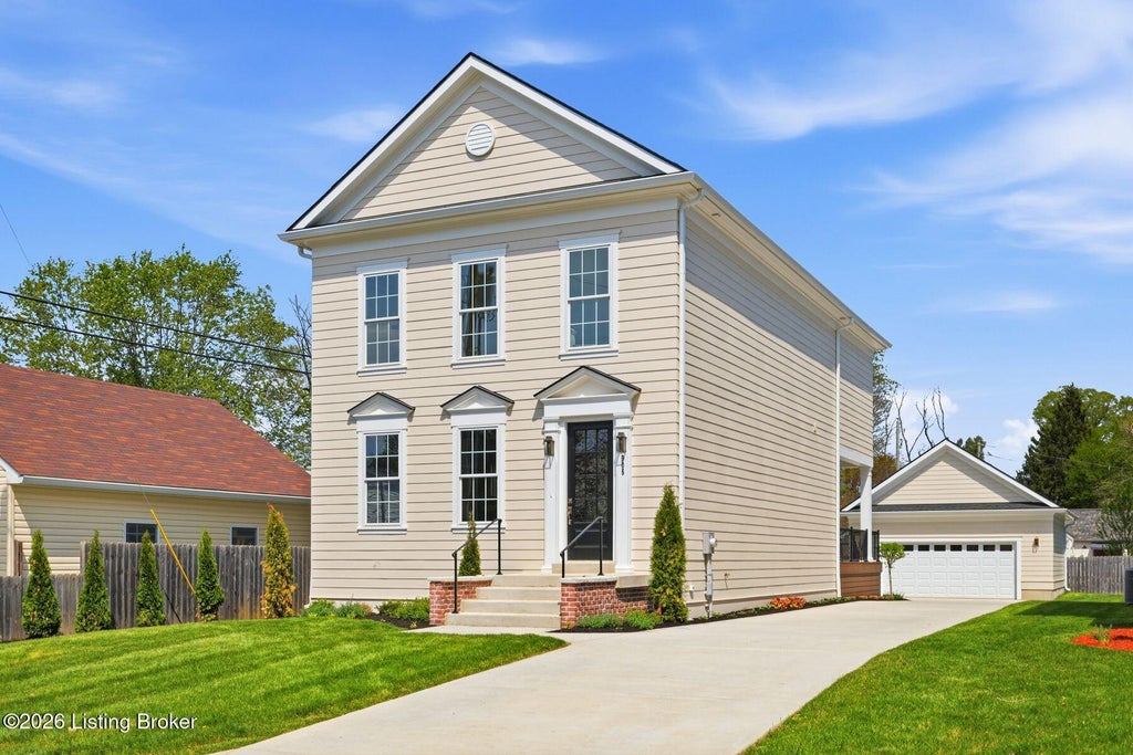 Photo of 905 S Sherrin Ave, Louisville, KY 40207 (MLS # 1729830)