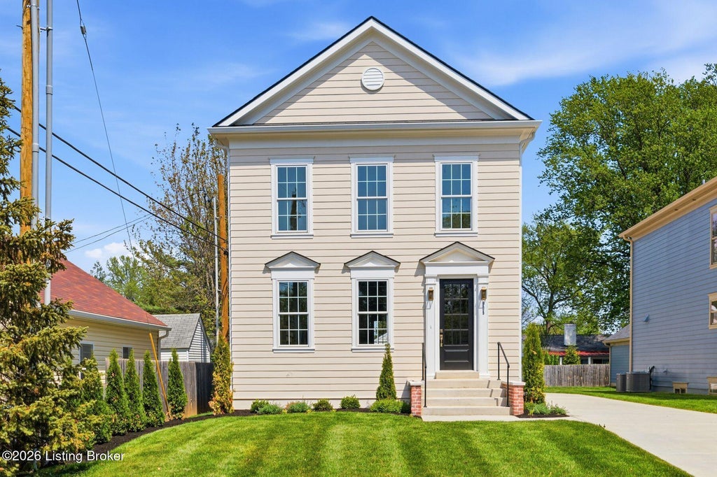 Photo of 905 S Sherrin Ave, Louisville, KY 40207 (MLS # 1729830)