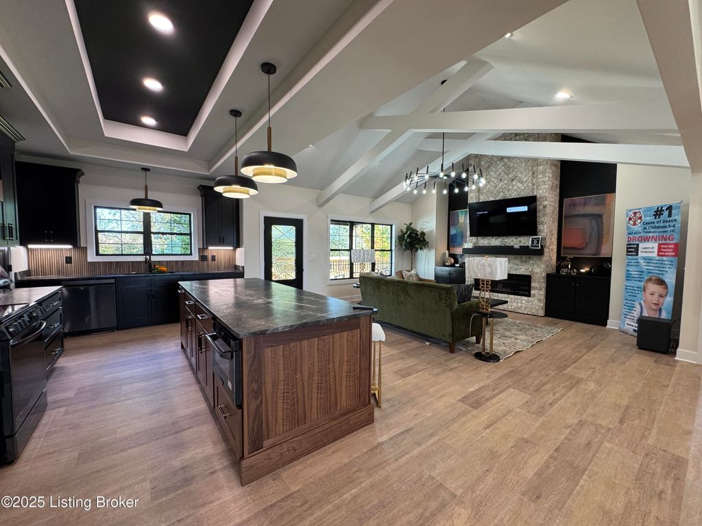 Photo of 224 Wild Deer Drive, Elizabethtown, KY 42701 (MLS # 1701184)
