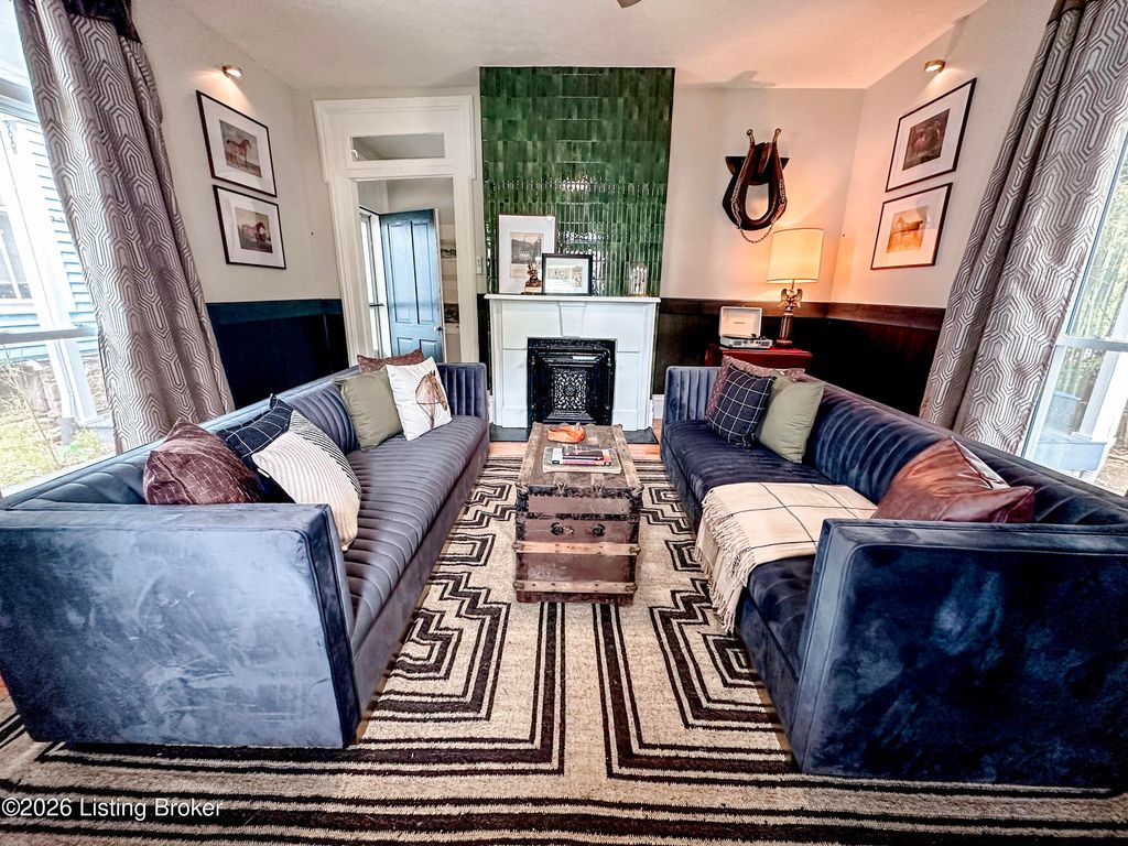 Photo of 416 W 4th St, Frankfort, KY 40601 (MLS # 1706771)