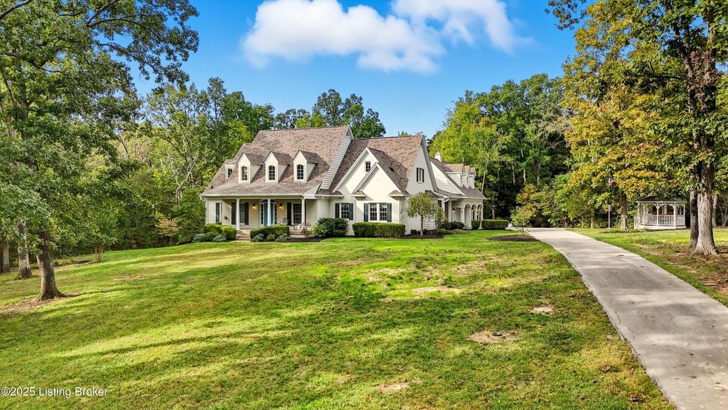 Photo of 8501 Pine Valley Trail, Louisville, KY 40229 (MLS # 1700647)
