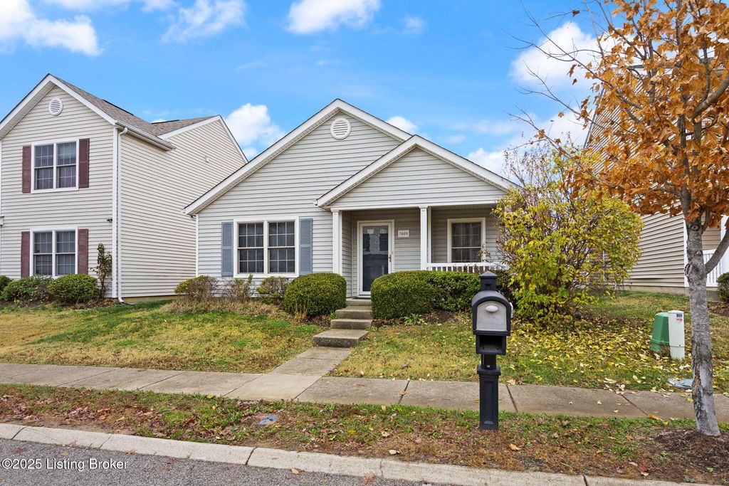 Photo of 7009 Black Mountain Dr, Louisville, KY 40228 (MLS # 1704345)