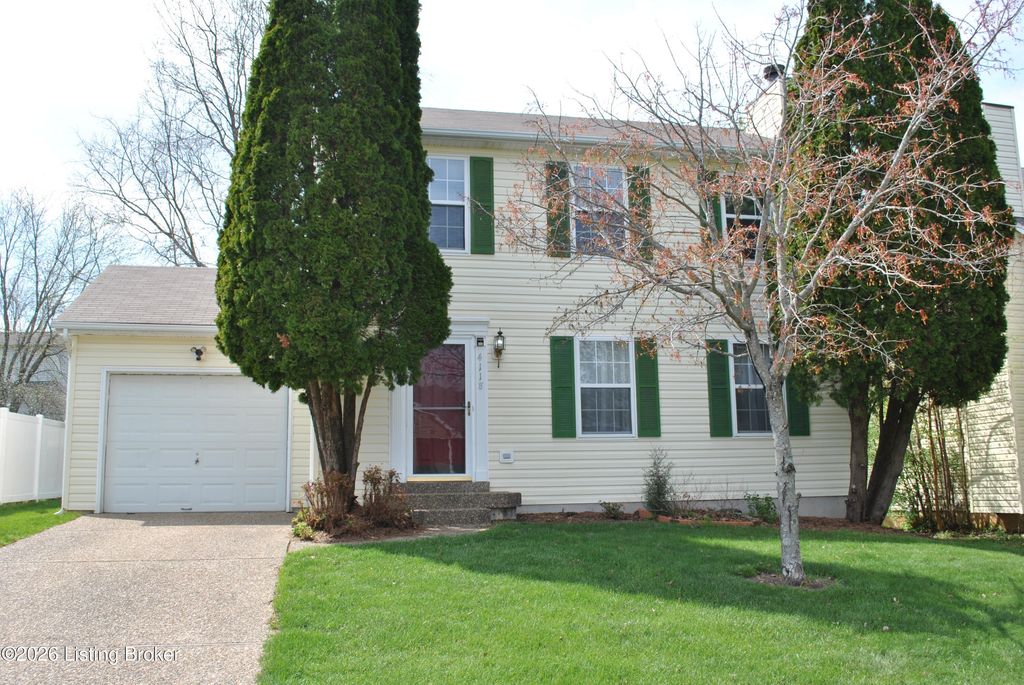 Photo of 4118 Hickoryview Dr, Jeffersontown, KY 40299 (MLS # 1714965)