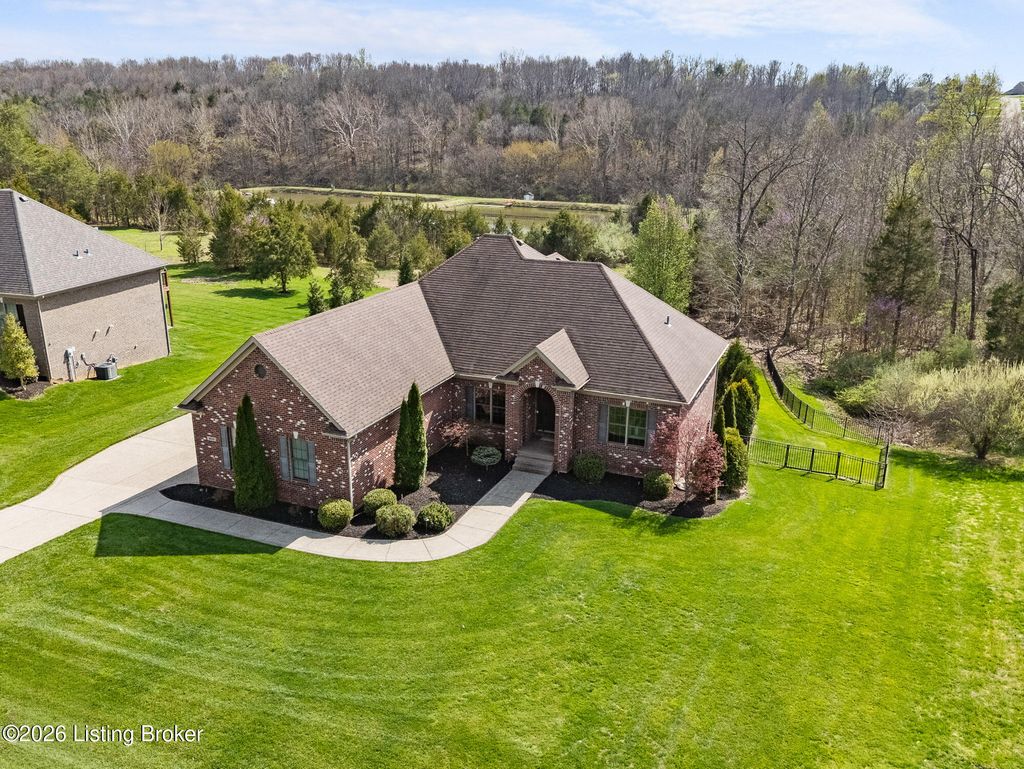 Photo of 3010 Fallen Wood Ln, La Grange, KY 40031 (MLS # 1712889)