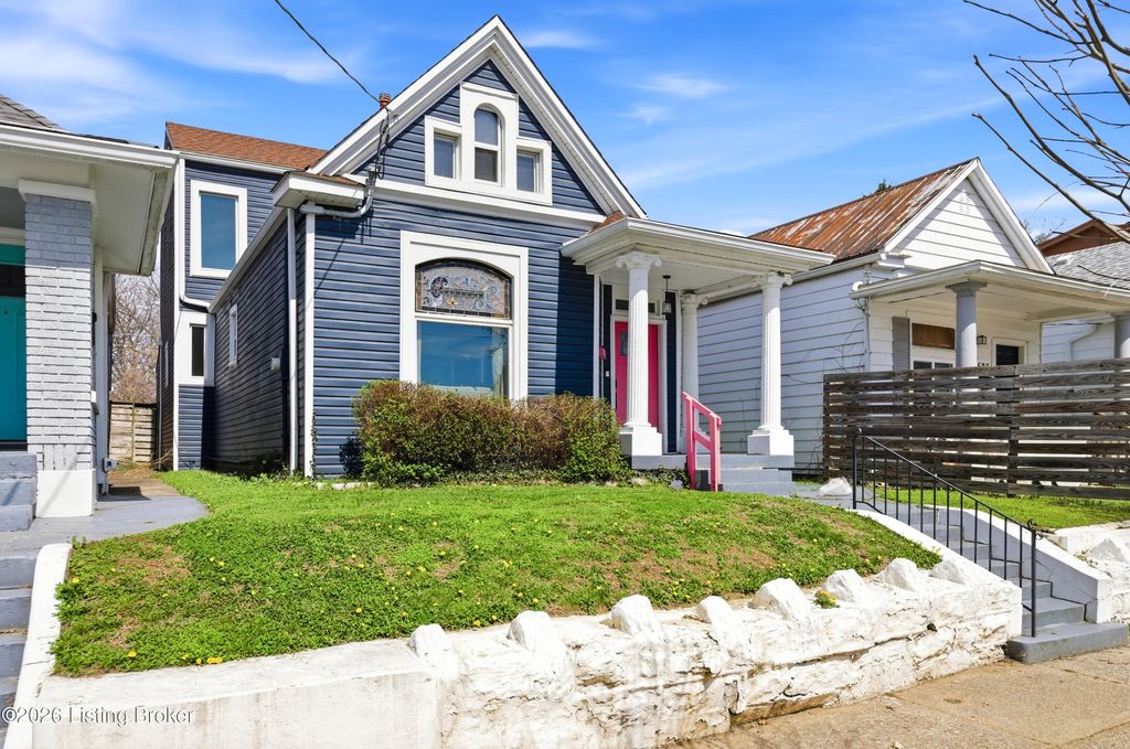 Photo of 521 Camp St, Louisville, KY 40203 (MLS # 1713811)