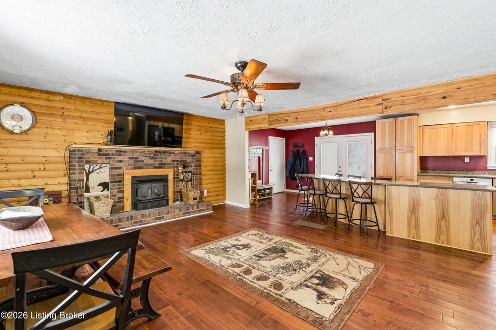 Photo of 150 Downs Ln, Shepherdsville, KY 40165 (MLS # 1714570)