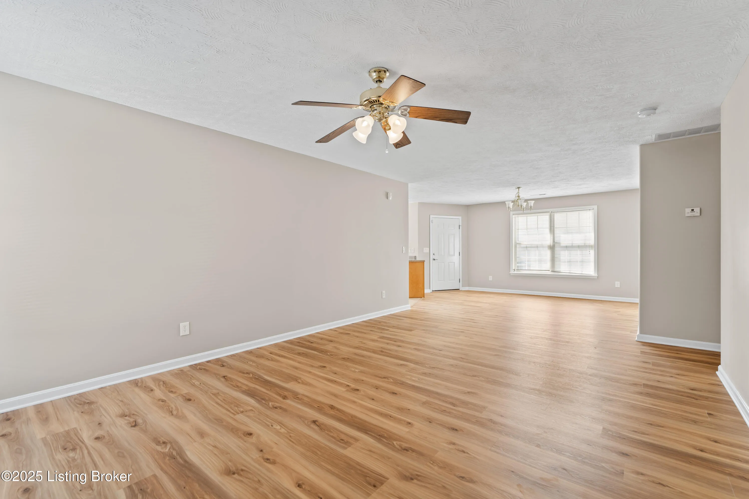 Jeffersonville, Indiana 47130, United States, 3 Bedrooms Bedrooms, ,2 BathroomsBathrooms,Residential,Active,86320