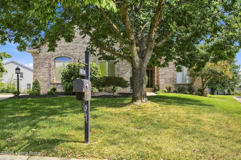 Photo of 8006 Hall Farm Dr, Louisville, KY 40291 (MLS # 1728644)