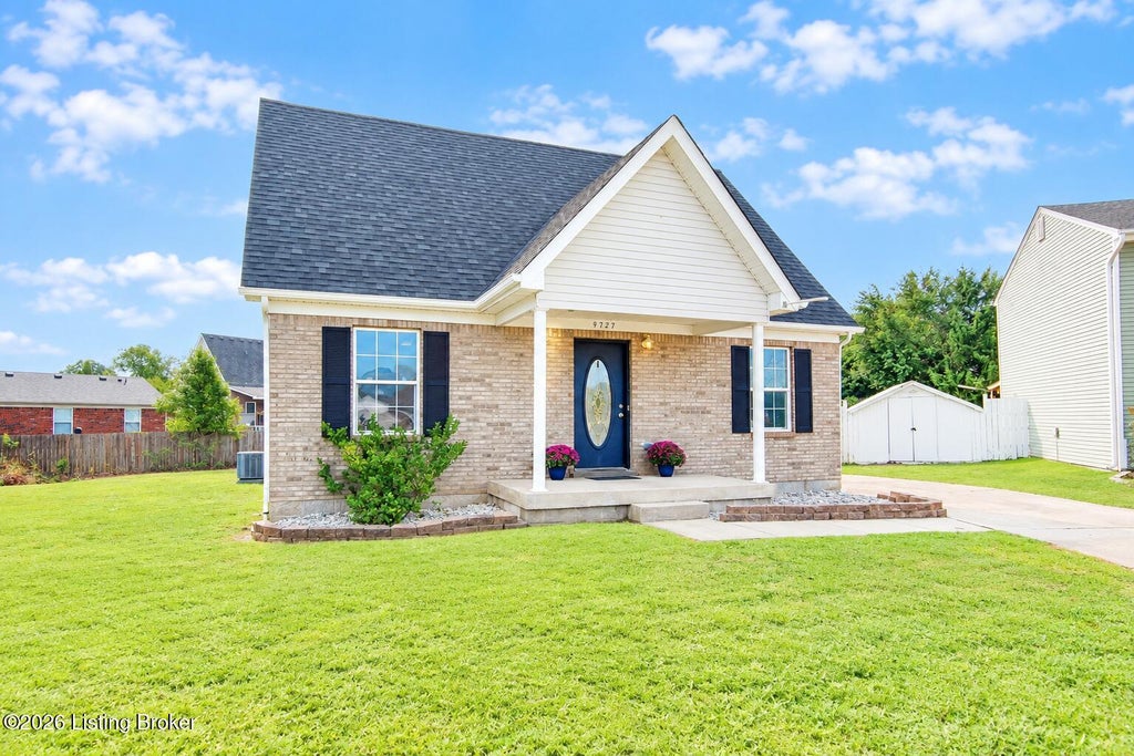 Photo of 9727 Brooks Bend Rd, Louisville, KY 40258 (MLS # 1728789)