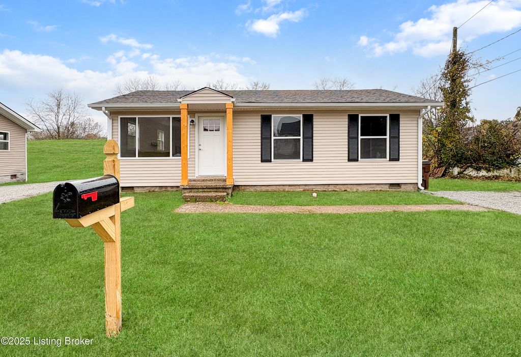 Photo of 106 Hardin Ct, Taylorsville, KY 40071 (MLS # 1713952)