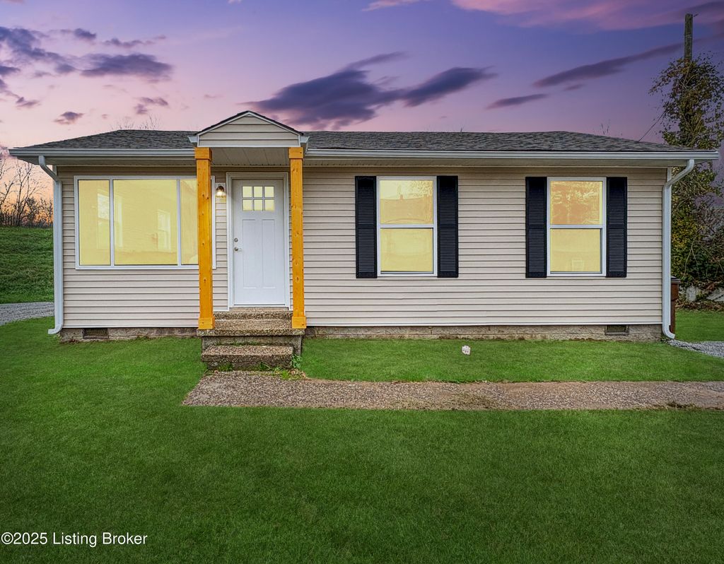 Photo of 106 Hardin Ct, Taylorsville, KY 40071 (MLS # 1713952)