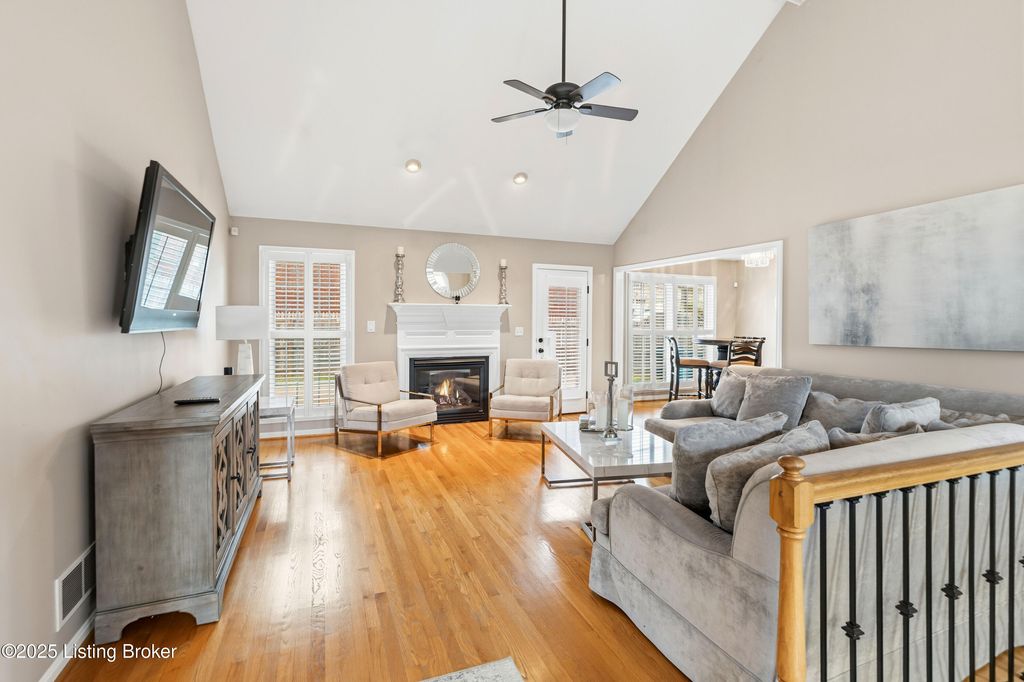 Photo of 7015 Catalpa Springs Dr, Louisville, KY 40228 (MLS # 1705215)