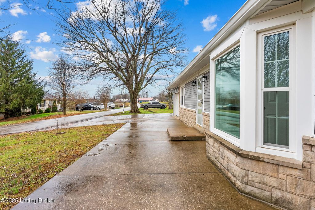 Photo of 188 Ennis Mill Rd, Hodgenville, KY 42748 (MLS # 1705317)