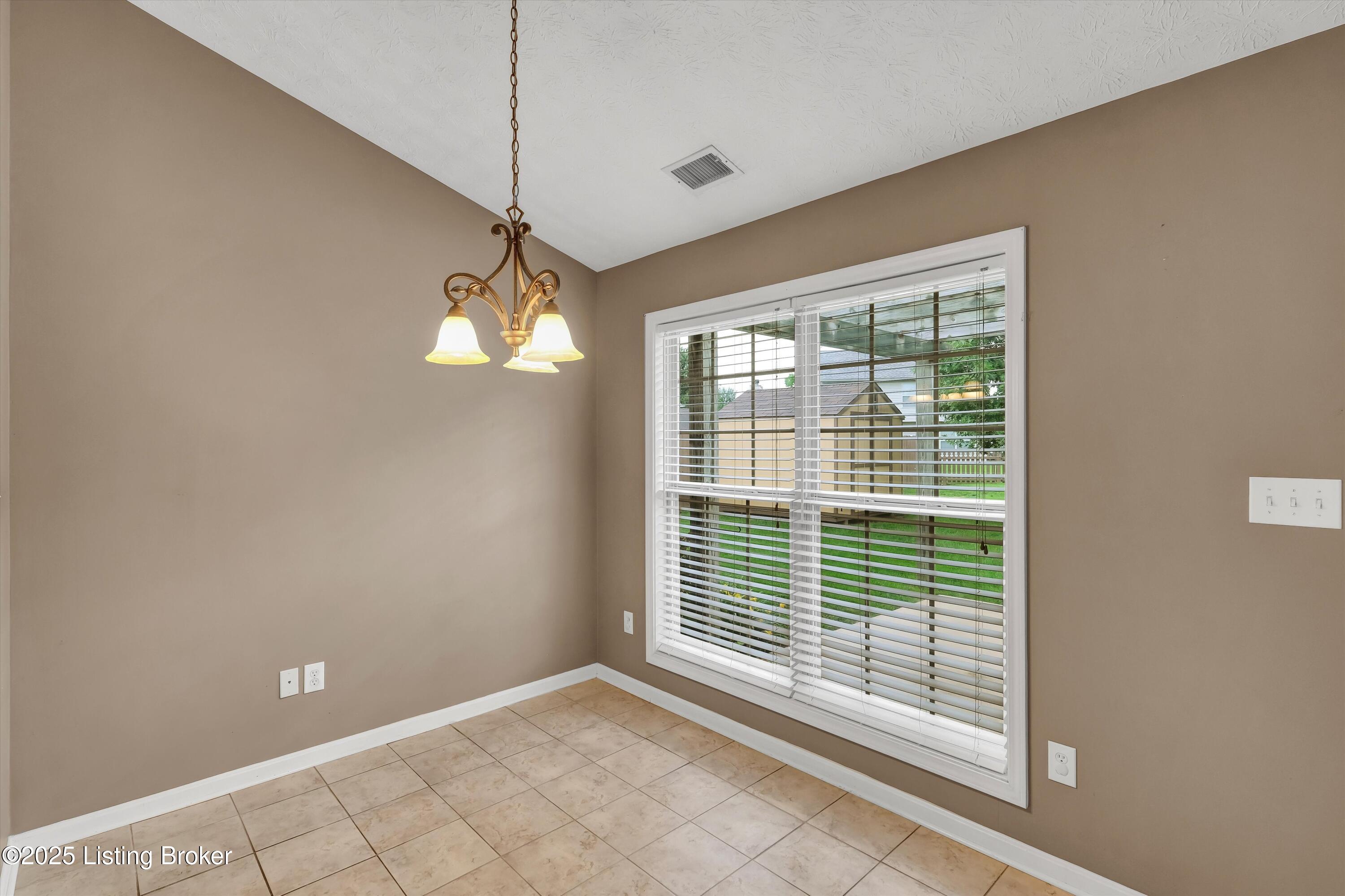 8405 Adams Run Rd, Louisville, Kentucky image 9