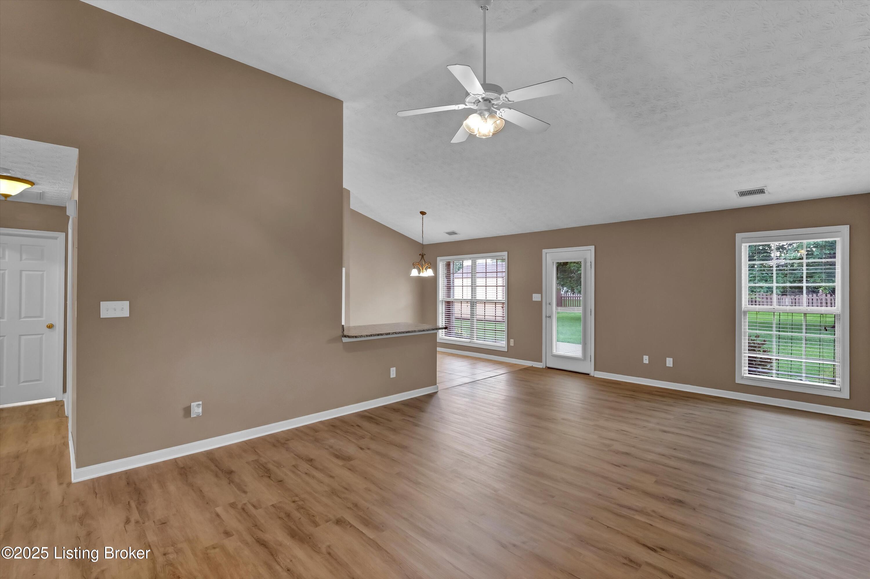 8405 Adams Run Rd, Louisville, Kentucky image 8
