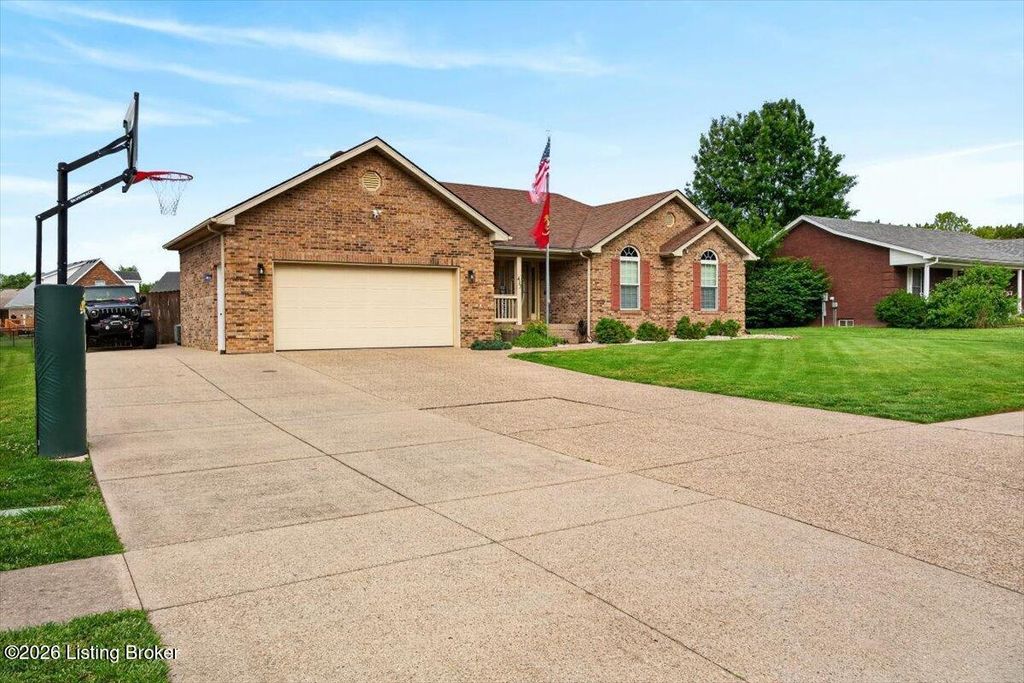 Photo of 417 New Christman Ln, Shepherdsville, KY 40165 (MLS # 1716706)