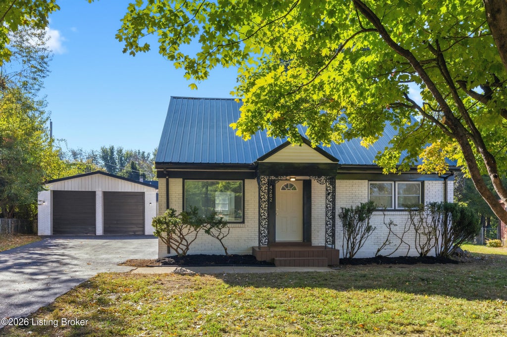 Photo of 4202 Brookhaven Ave, Louisville, KY 40220 (MLS # 1732835)