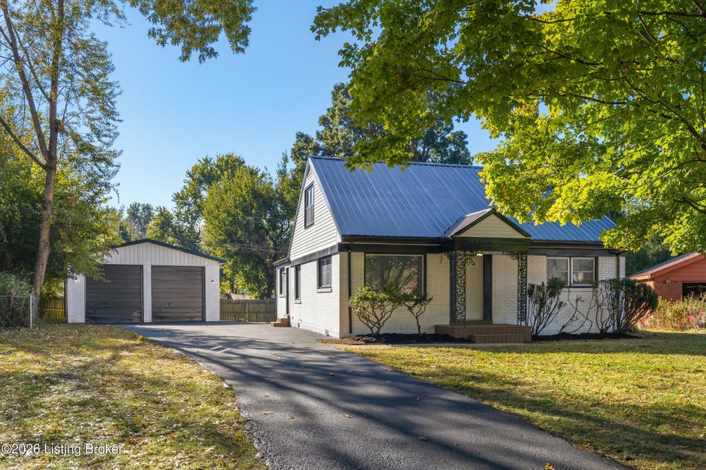 Photo of 4202 Brookhaven Ave, Louisville, KY 40220 (MLS # 1732835)