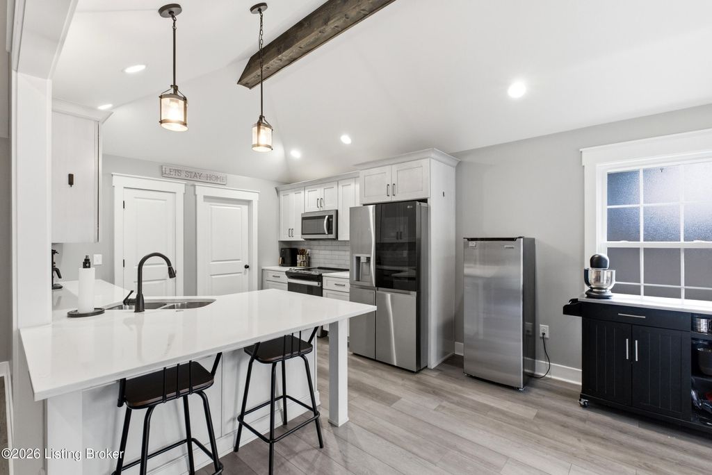 Photo of 265 Bluffs Edge Dr, Mt Washington, KY 40047 (MLS # 1710645)