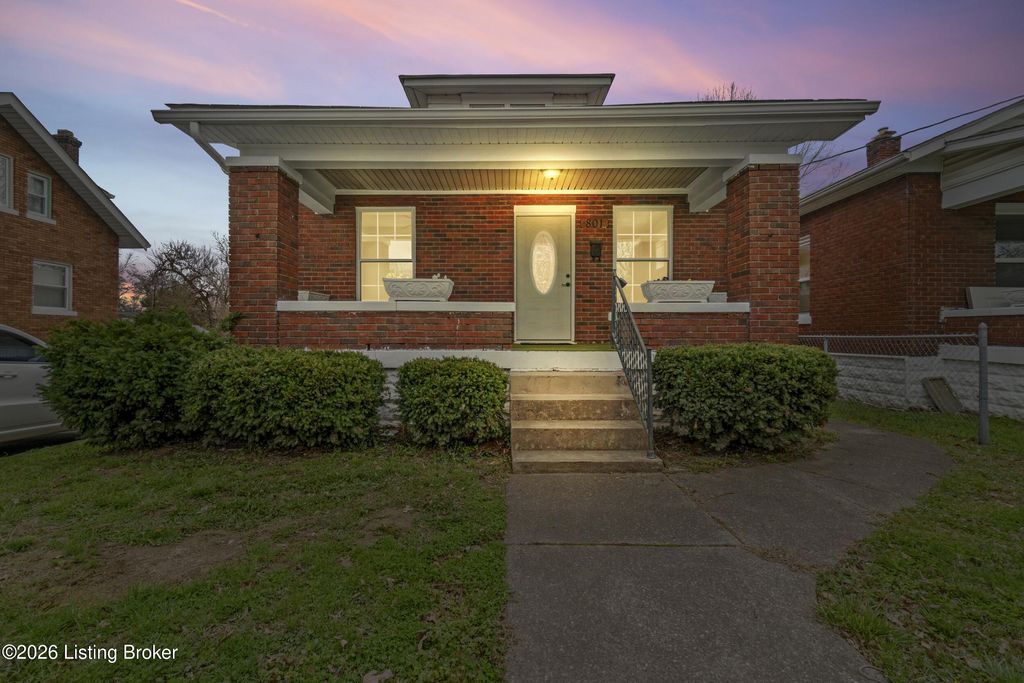 Photo of 801 S 40th St, Louisville, KY 40211 (MLS # 1712052)