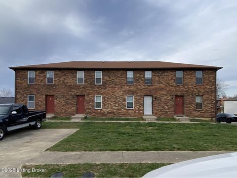 Townhouse For Sale - 2921 Crockett Ct<br/> Radcliff, KY 40160