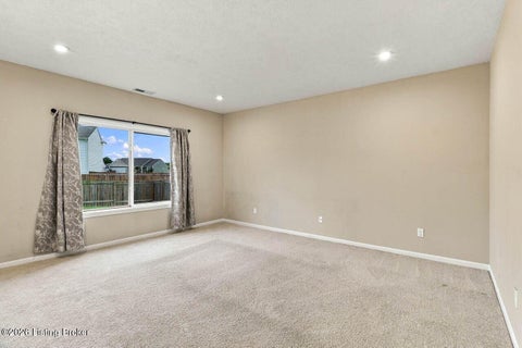 Tiny photo for 127 Eagles Crest Ct, Mt Washington, KY 40047 (MLS # 1730264)