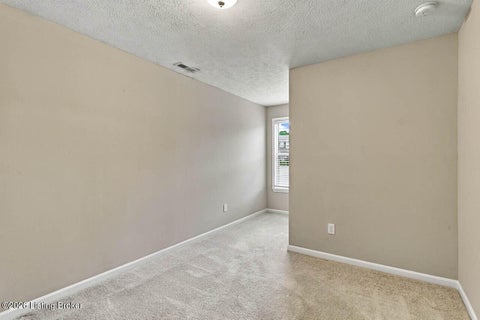 Tiny photo for 127 Eagles Crest Ct, Mt Washington, KY 40047 (MLS # 1730264)