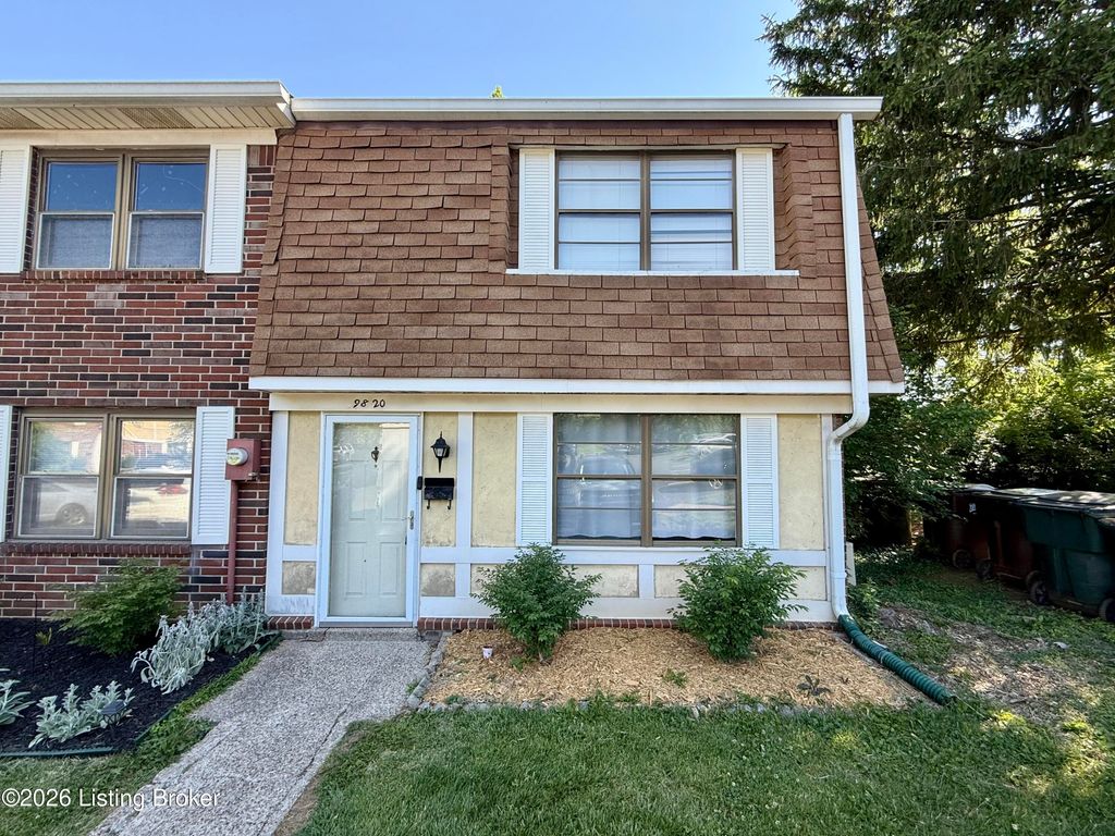 Photo of 9820 Oakshire Dr, Jeffersontown, KY 40299 (MLS # 1715123)