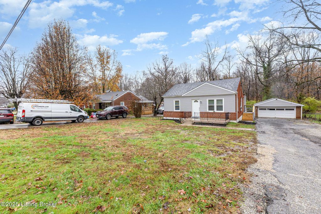 Photo of 10803 Alberta Dr, Fairdale, KY 40118 (MLS # 1704276)