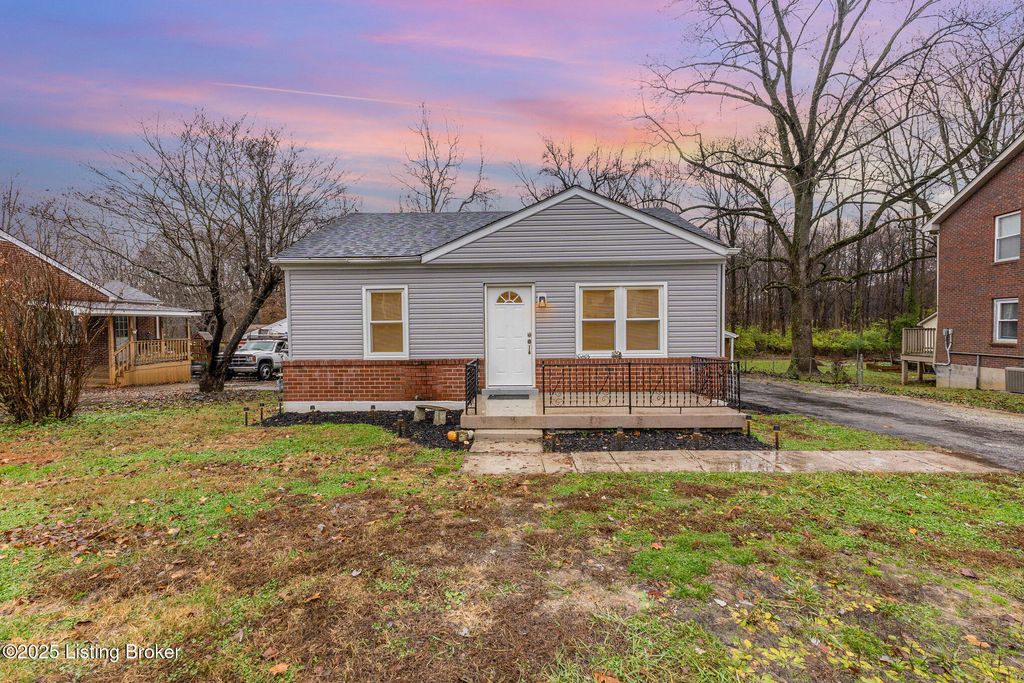 Photo of 10803 Alberta Dr, Fairdale, KY 40118 (MLS # 1704276)