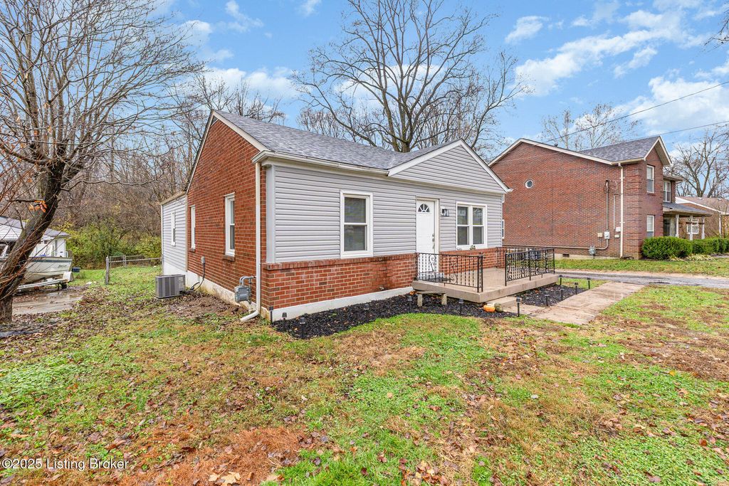 Photo of 10803 Alberta Dr, Fairdale, KY 40118 (MLS # 1704276)