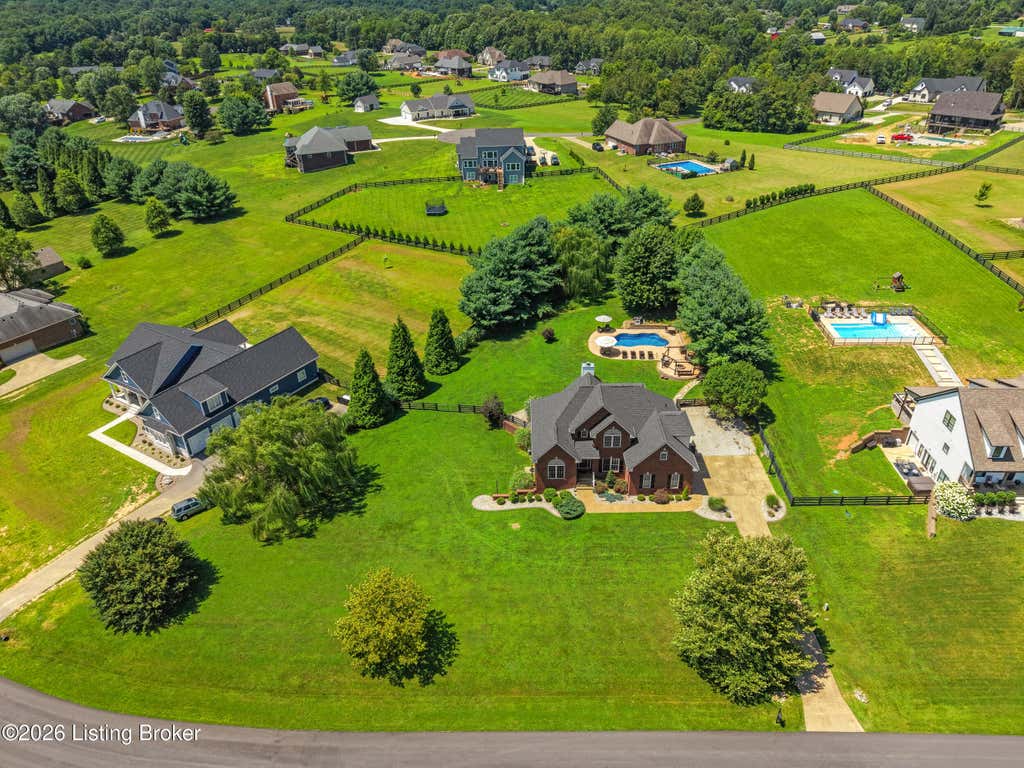 Photo of 4916 Sycamore Run Dr, La Grange, KY 40031 (MLS # 1724569)
