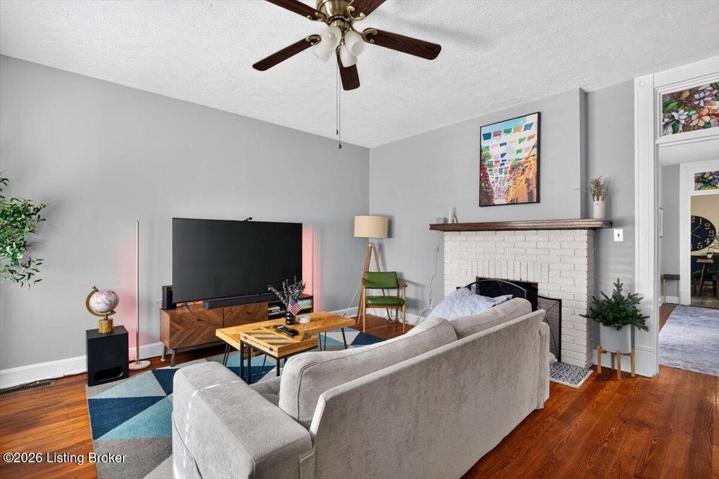 Photo of 1033 Milton St, Louisville, KY 40217 (MLS # 1732308)
