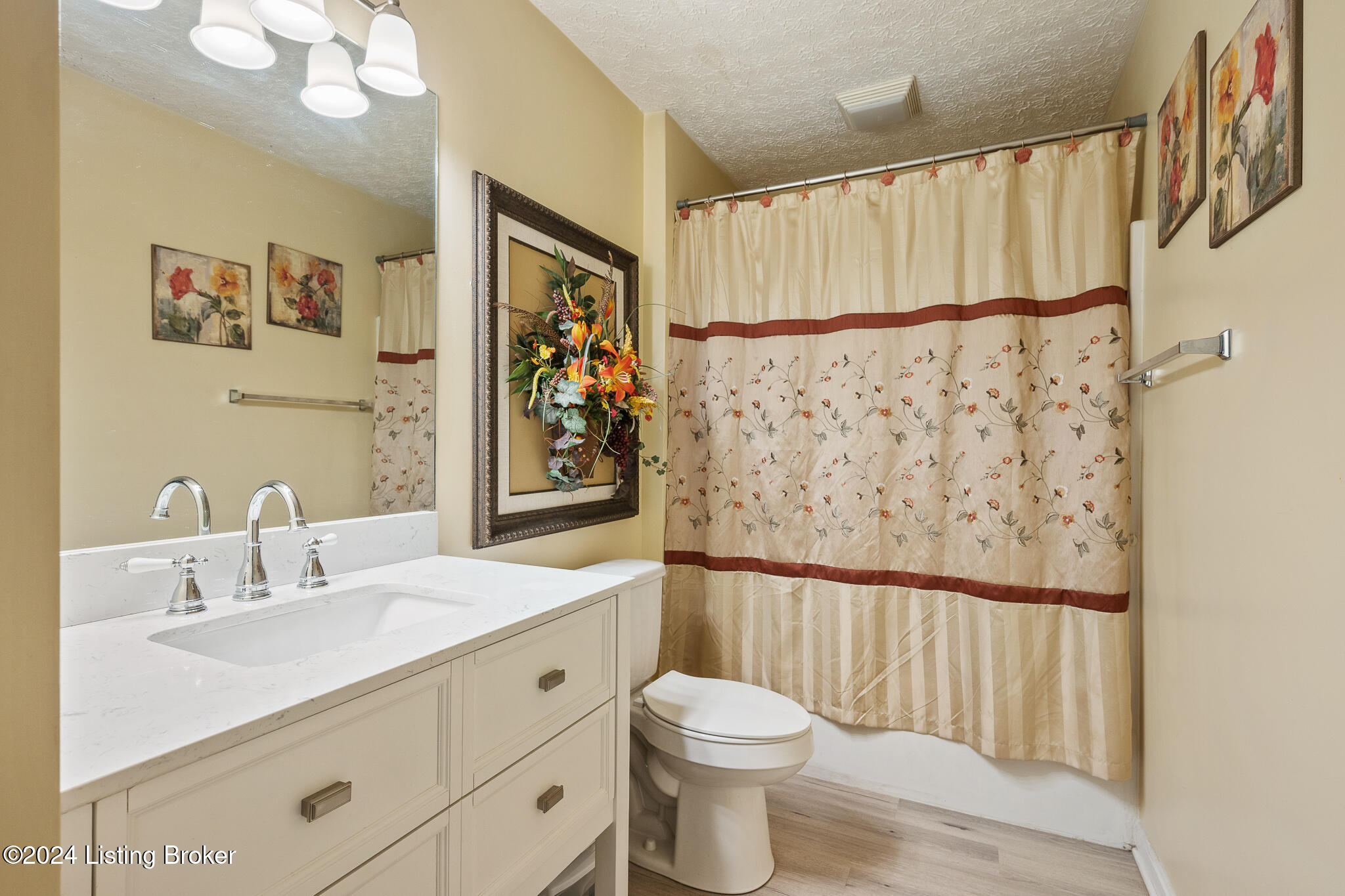 7902 Misty Green Way, Louisville, Kentucky image 20