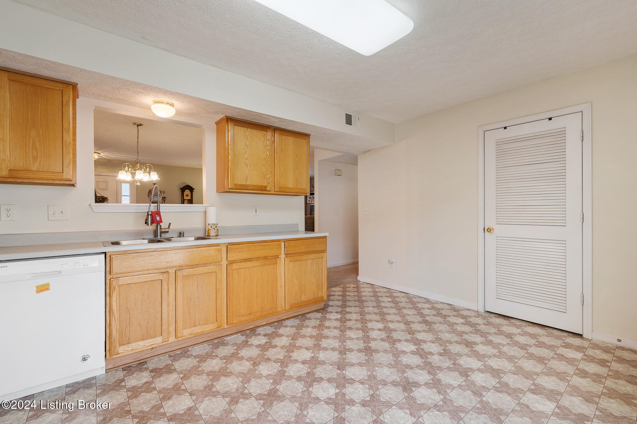 7902 Misty Green Way, Louisville, Kentucky image 14