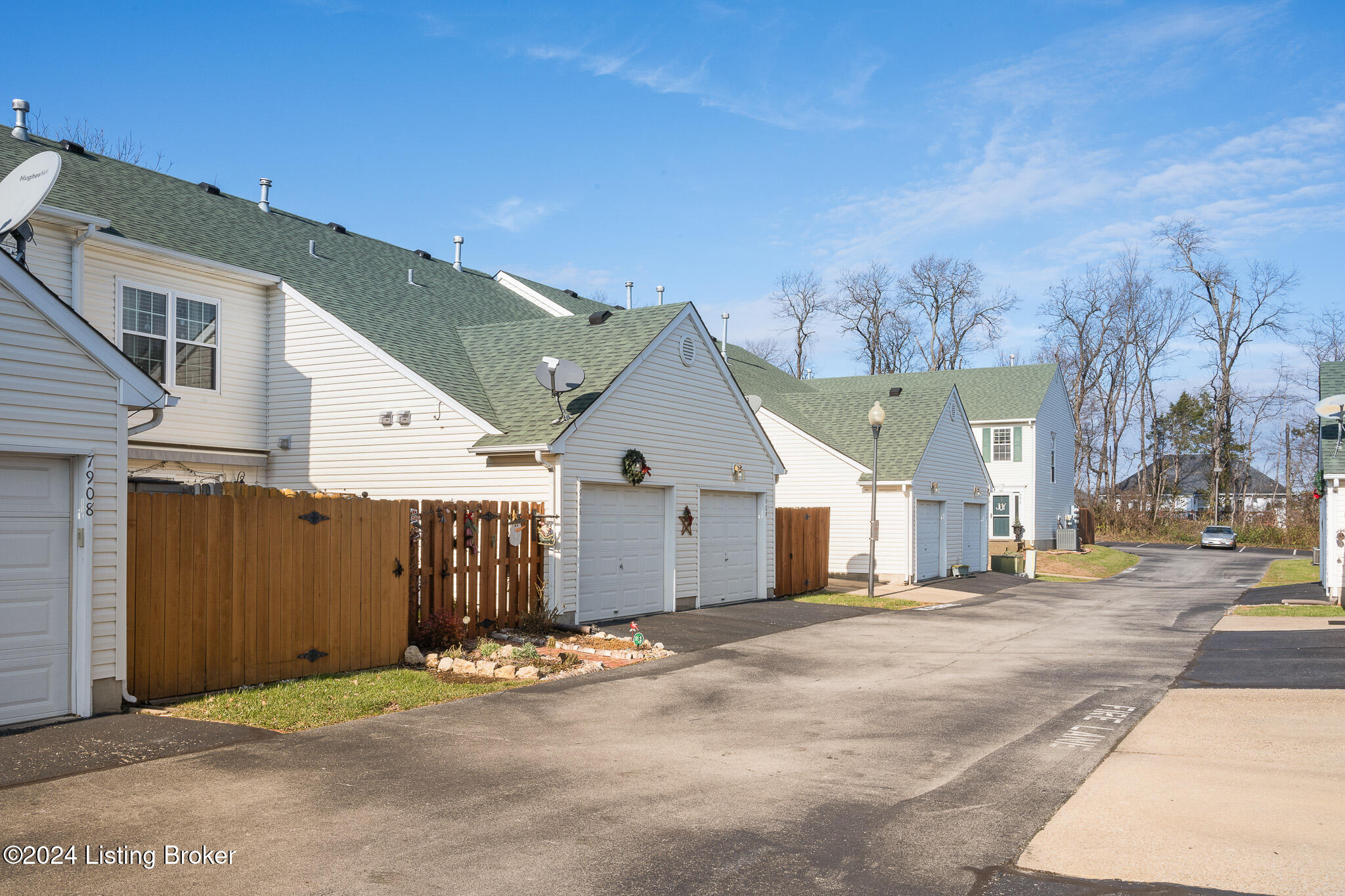 7902 Misty Green Way, Louisville, Kentucky image 26