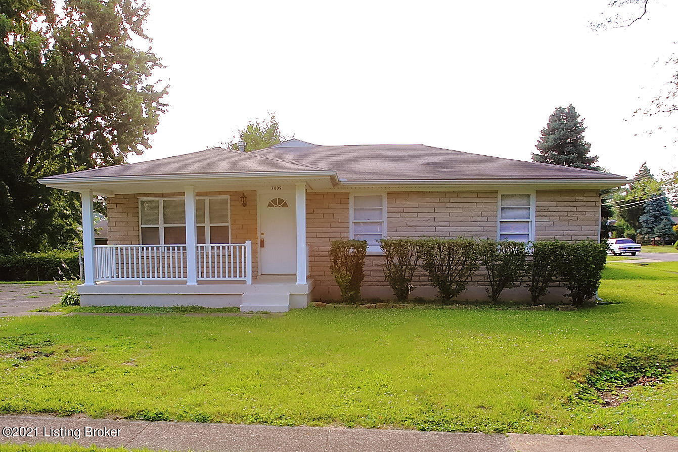 Photo 1 of 40 — 7809 Brewer Dr, Louisville, KY 40258