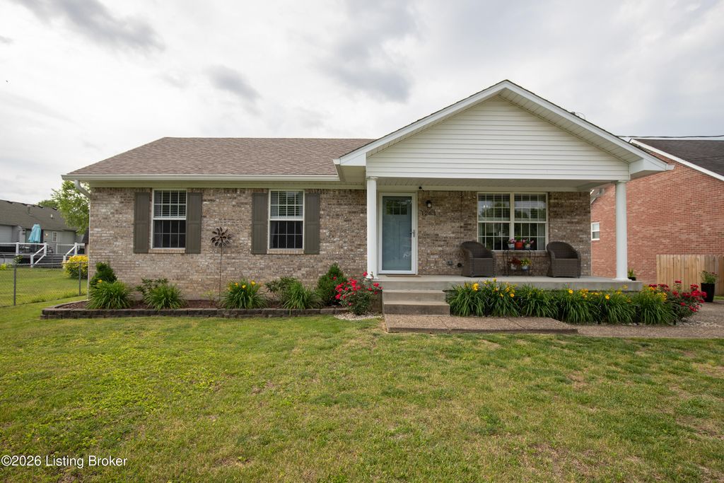 Photo of 1263 Beech Grove Rd, Shepherdsville, KY 40165 (MLS # 1718067)