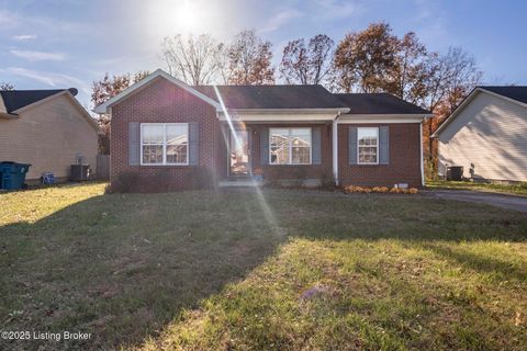 Photo of 834 Tecumseh Dr, Shepherdsville, KY 40165 (MLS # 1711455)
