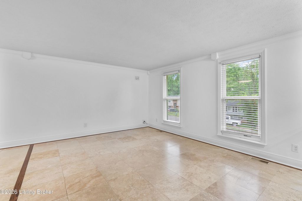 Photo of 7312 Autumn Bent Way, Crestwood, KY 40014 (MLS # 1718315)