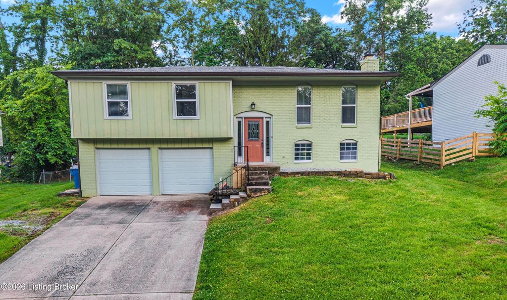 Photo of 7312 Autumn Bent Way, Crestwood, KY 40014 (MLS # 1718315)