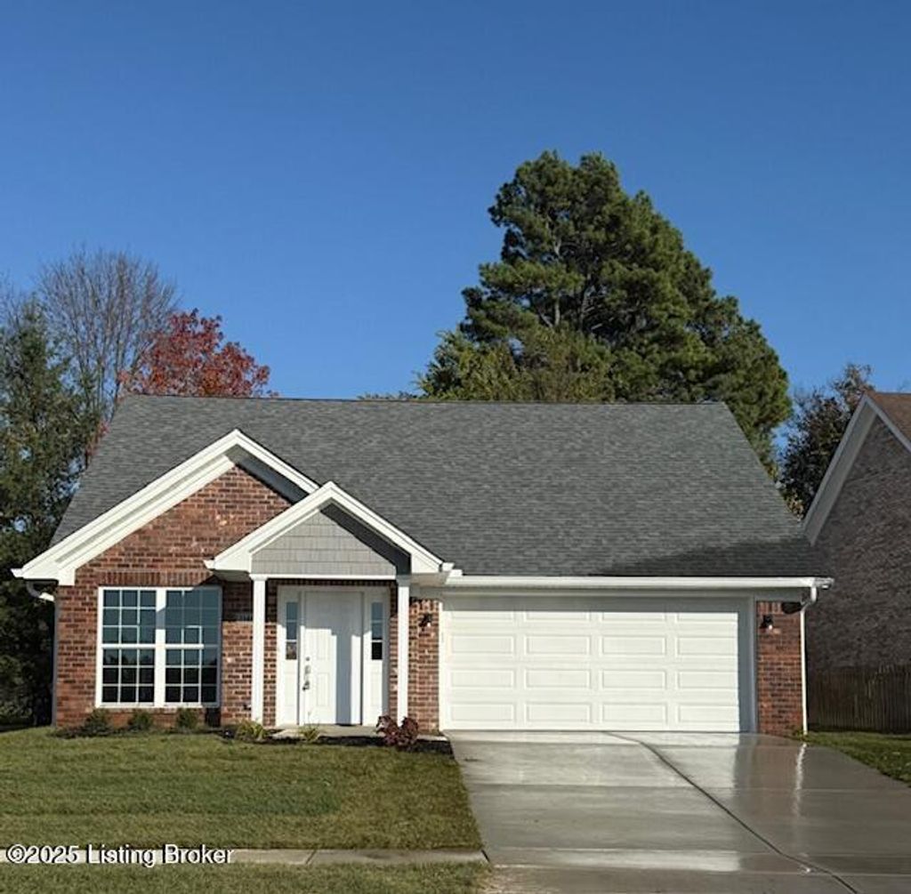 Photo of 11409 Tierney Ave, Louisville, KY 40272 (MLS # 1710396)