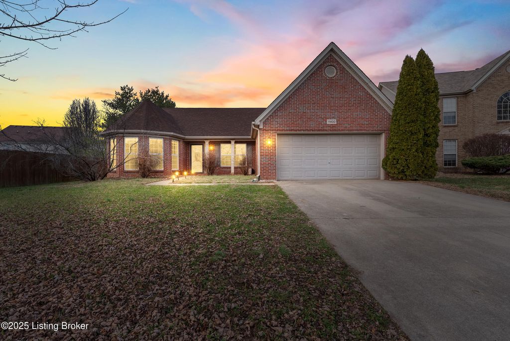 Photo of 11400 Walnut Farm Pl, Louisville, KY 40229 (MLS # 1705744)
